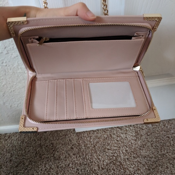 Cute crossbody - Picture 2 of 2